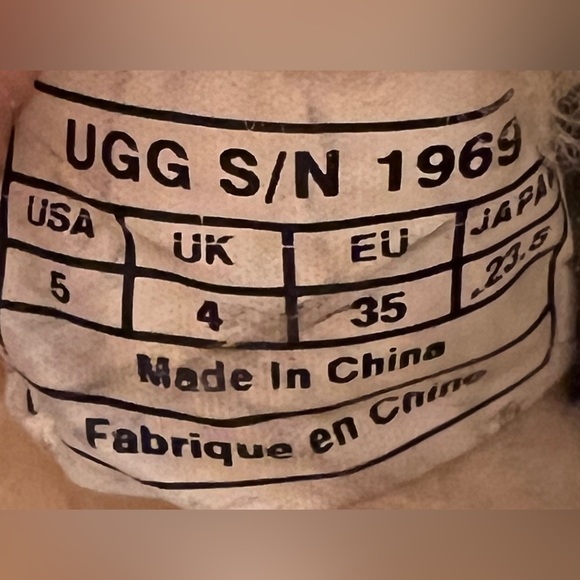 UGG Kensington Black Leather Biker Moto Boot Fur Lined - Picture 9 of 9